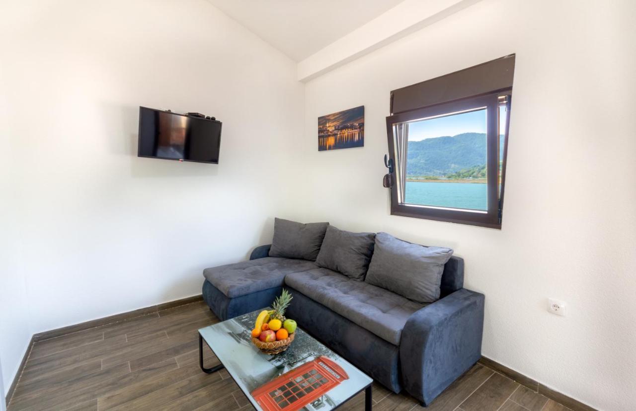 Montekarlo Na Drini Bed & Breakfast Mali Zvornik ภายนอก รูปภาพ